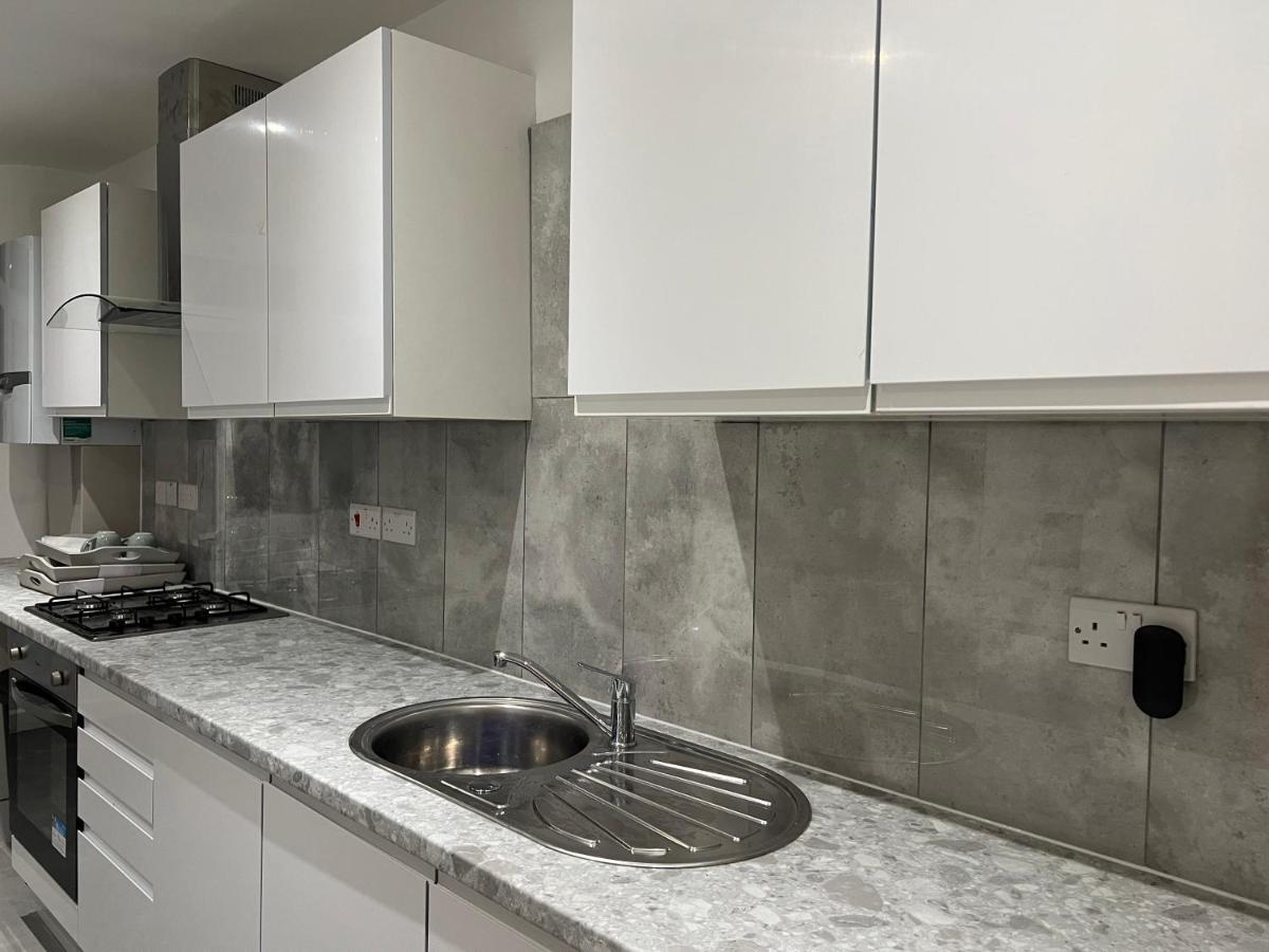Beautiful Rooms Only Few Steps Away From Bruce Grove Tottenham Stadium Лондон Экстерьер фото