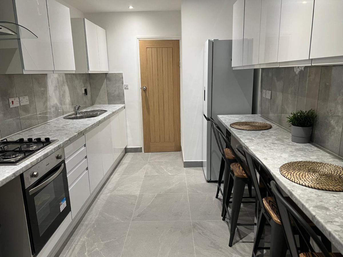 Beautiful Rooms Only Few Steps Away From Bruce Grove Tottenham Stadium Лондон Экстерьер фото