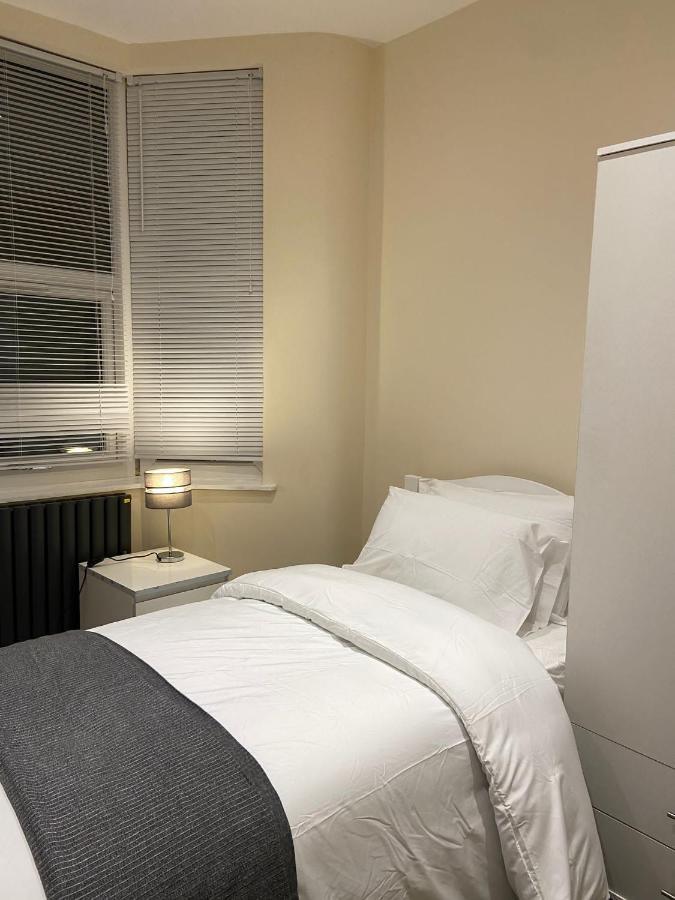 Beautiful Rooms Only Few Steps Away From Bruce Grove Tottenham Stadium Лондон Экстерьер фото